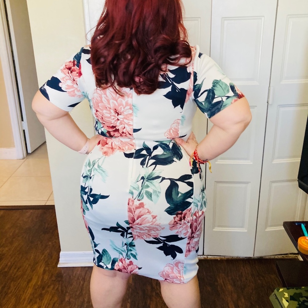Dress - Picture 9 of 9